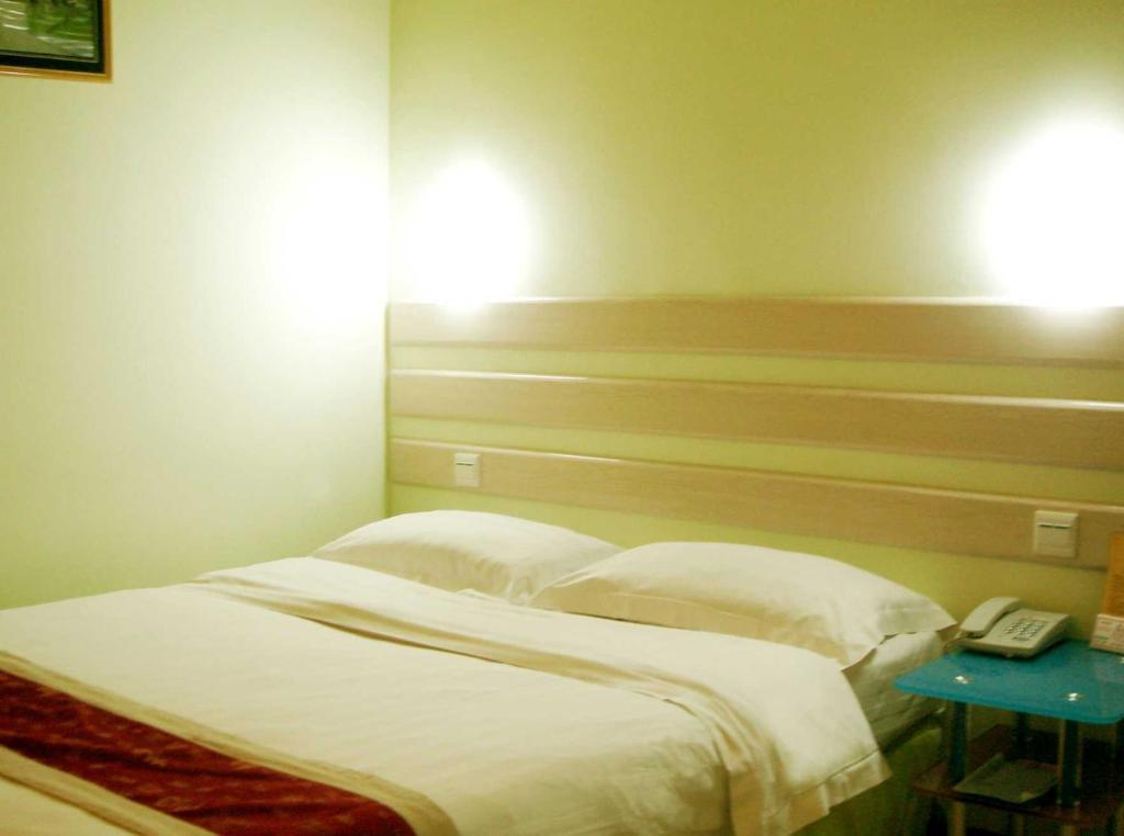 V8 Hotel - Train Station 広州 部屋 写真